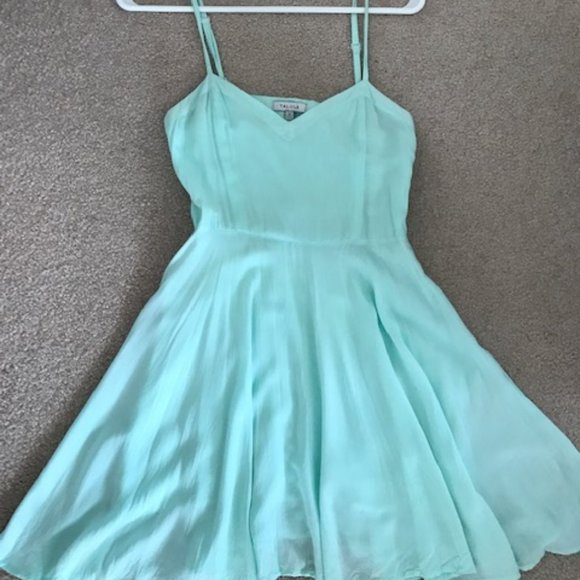 Aritzia Dresses & Skirts - Aritzia Talula Lipinski mint dress